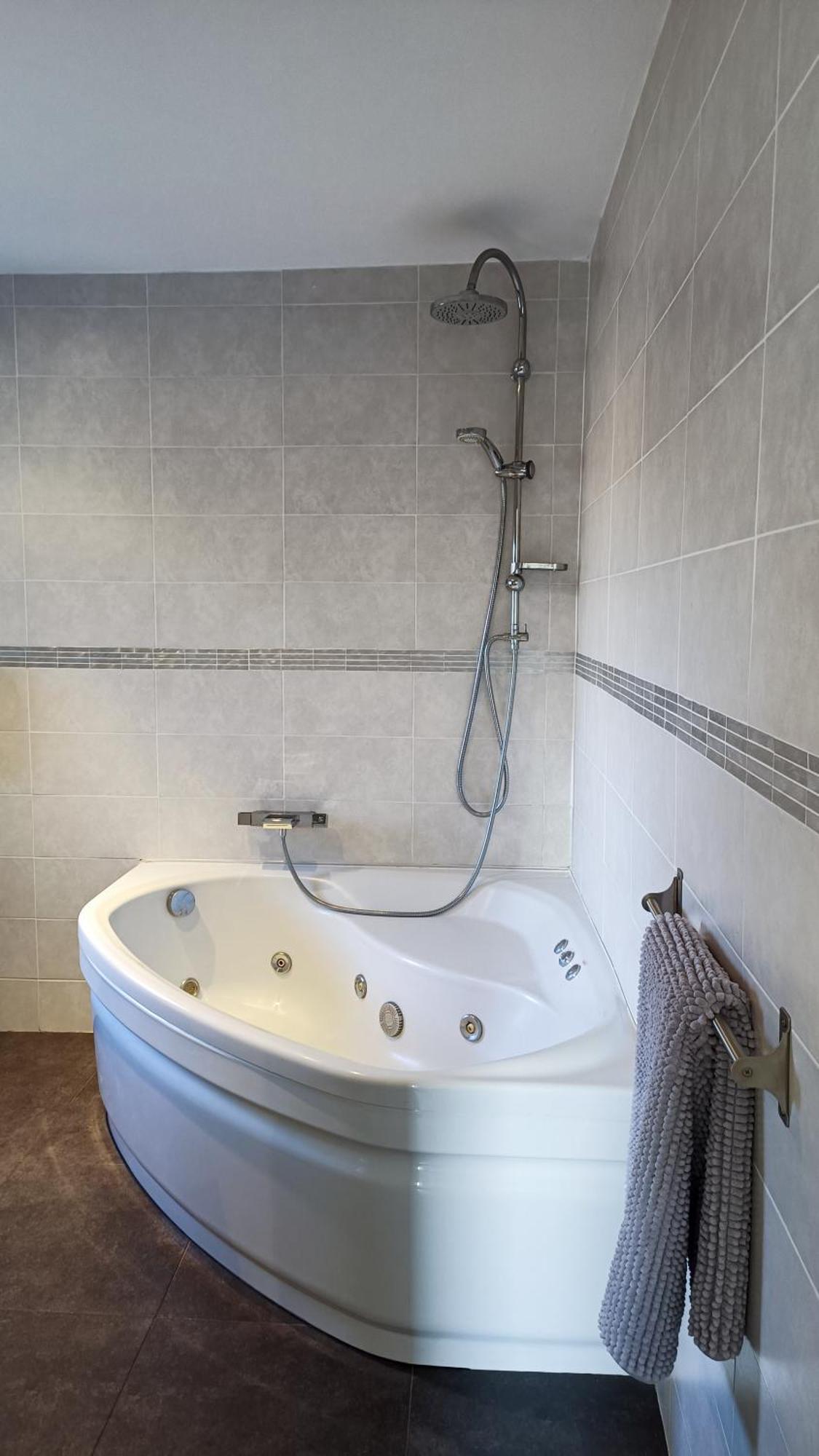 U Casone, B&W Modern Apartment, Spa, Wifi, Air-Conditioning, Free Parking, Decreasing Prices Aghione Luaran gambar